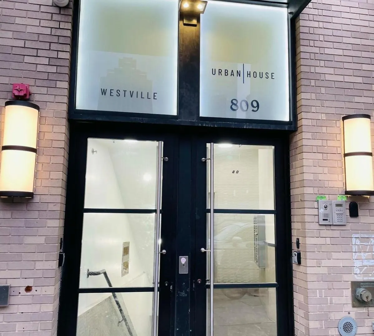809-4B Studio Balcony W&D Prime Location New York 0*,  United States