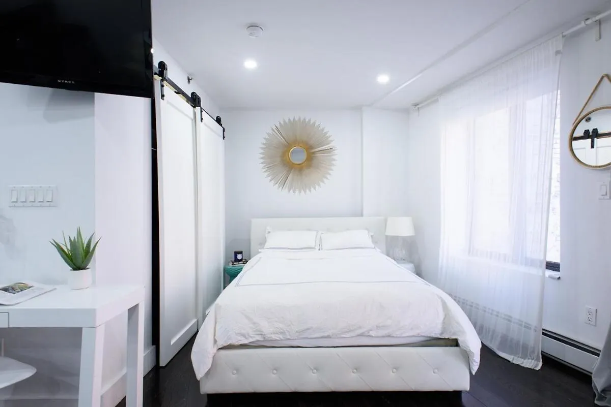 809-4B Studio Balcony W&D Prime Location New York