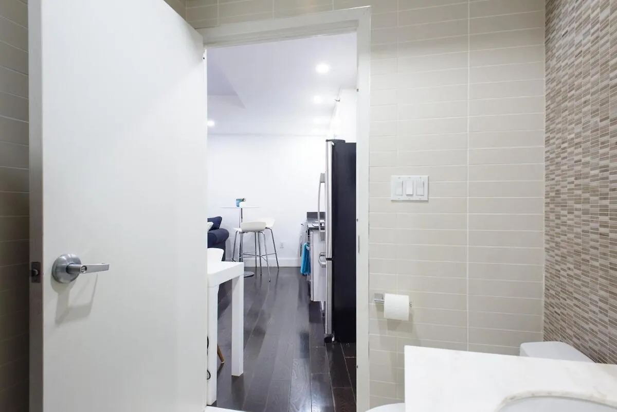 809-4B Studio Balcony W&D Prime Location New York Apartment